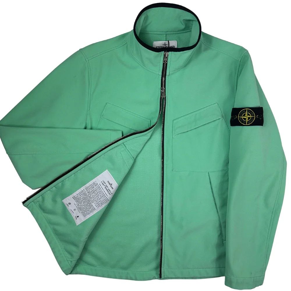 CHAQUETA LIGHT SOFT SHELL - TECNOLOGÍA DE TEÑIDO ELECTRÓNICO STONE ISLAND - talla S